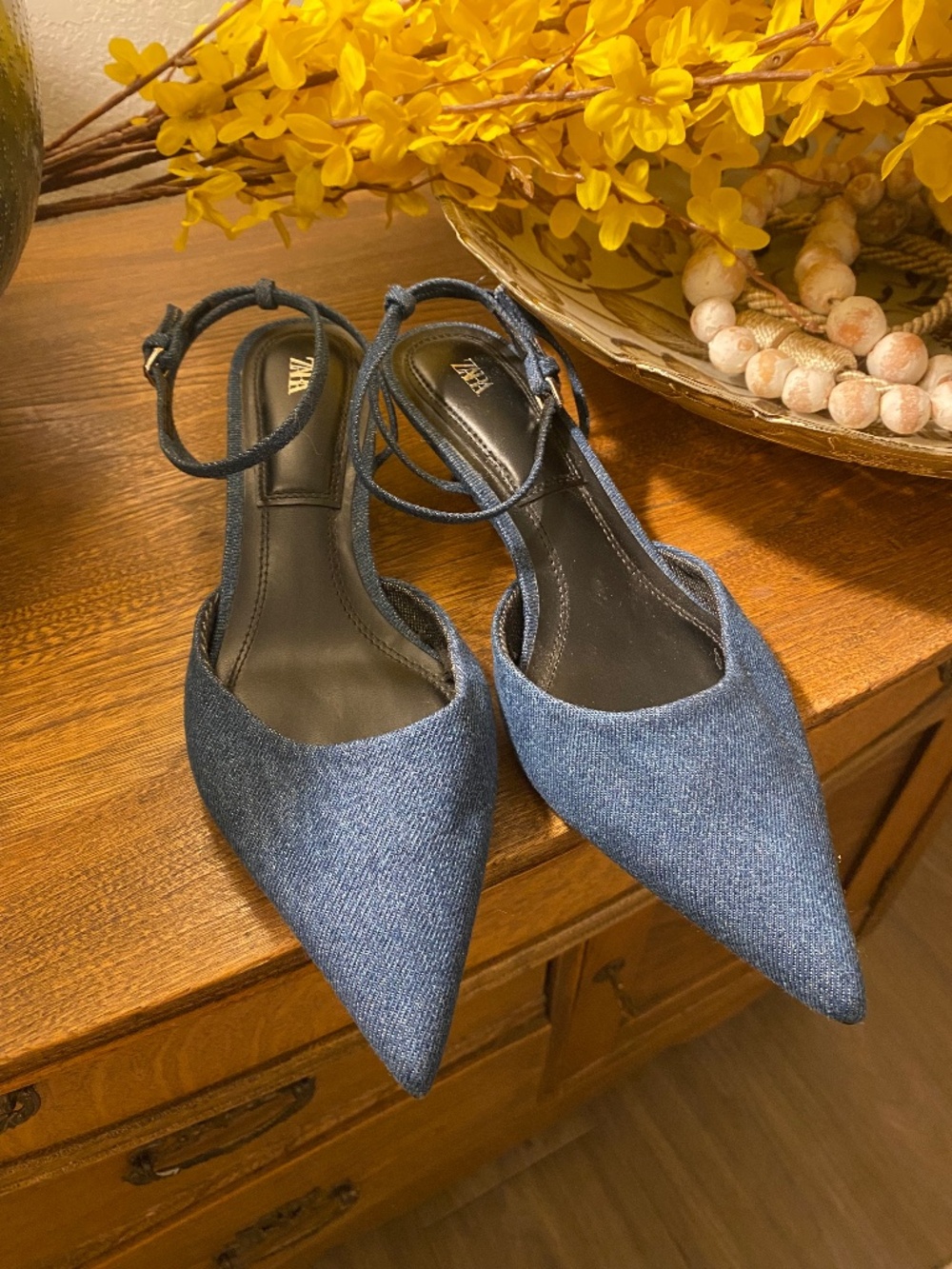 Zara kitten heel denim shoe Sz 37